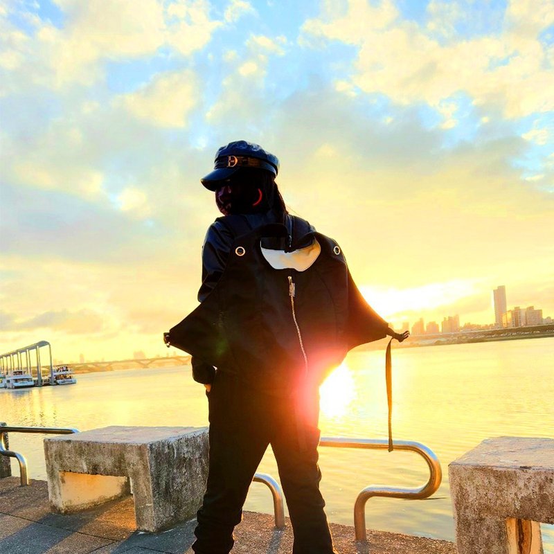 Morn Creations 魔鬼鱼大背包 /撞色黑 - 后背包/双肩包 - 防水材质 