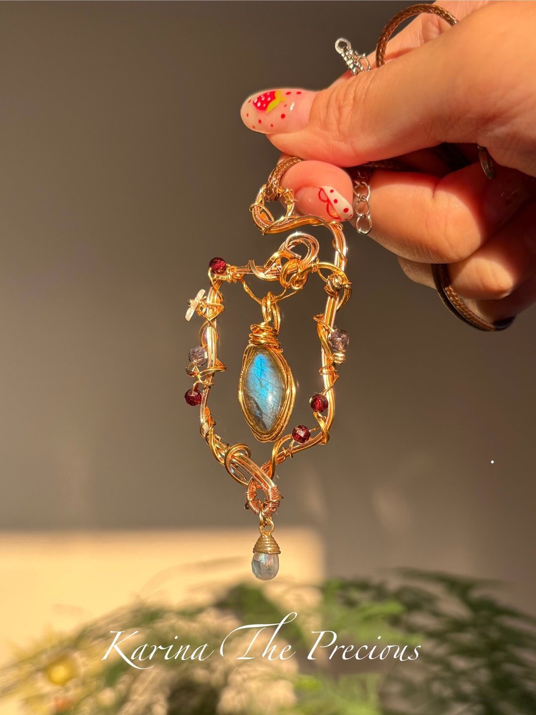 珍饰 —马眼蓝光拉长石金属绕线吊坠 - 项链 - 水晶 