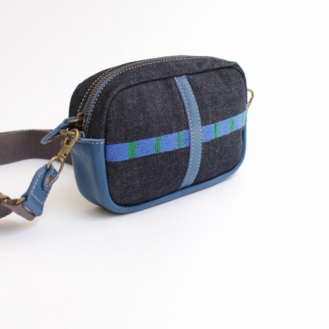 Line embroidery / shoulder pouch - 侧背包/斜挎包 - 棉．麻 蓝色