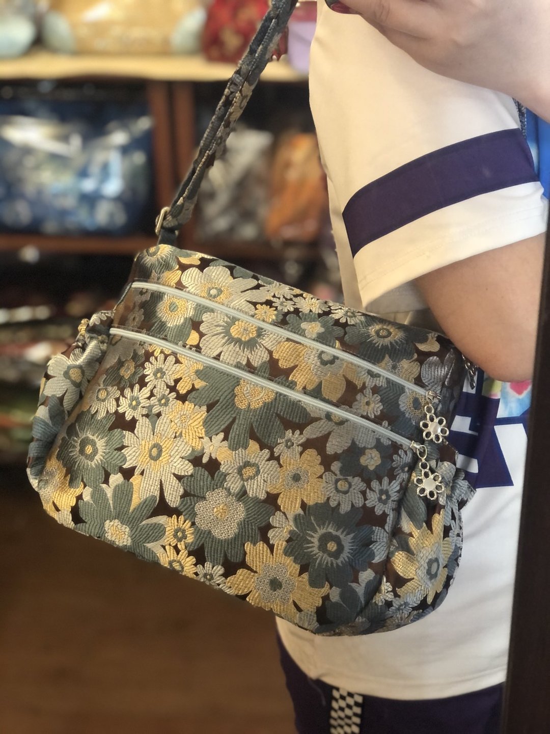 客制锦缎多层斜背包斜挎包中号 - 侧背包/斜挎包 - 丝．绢 多色