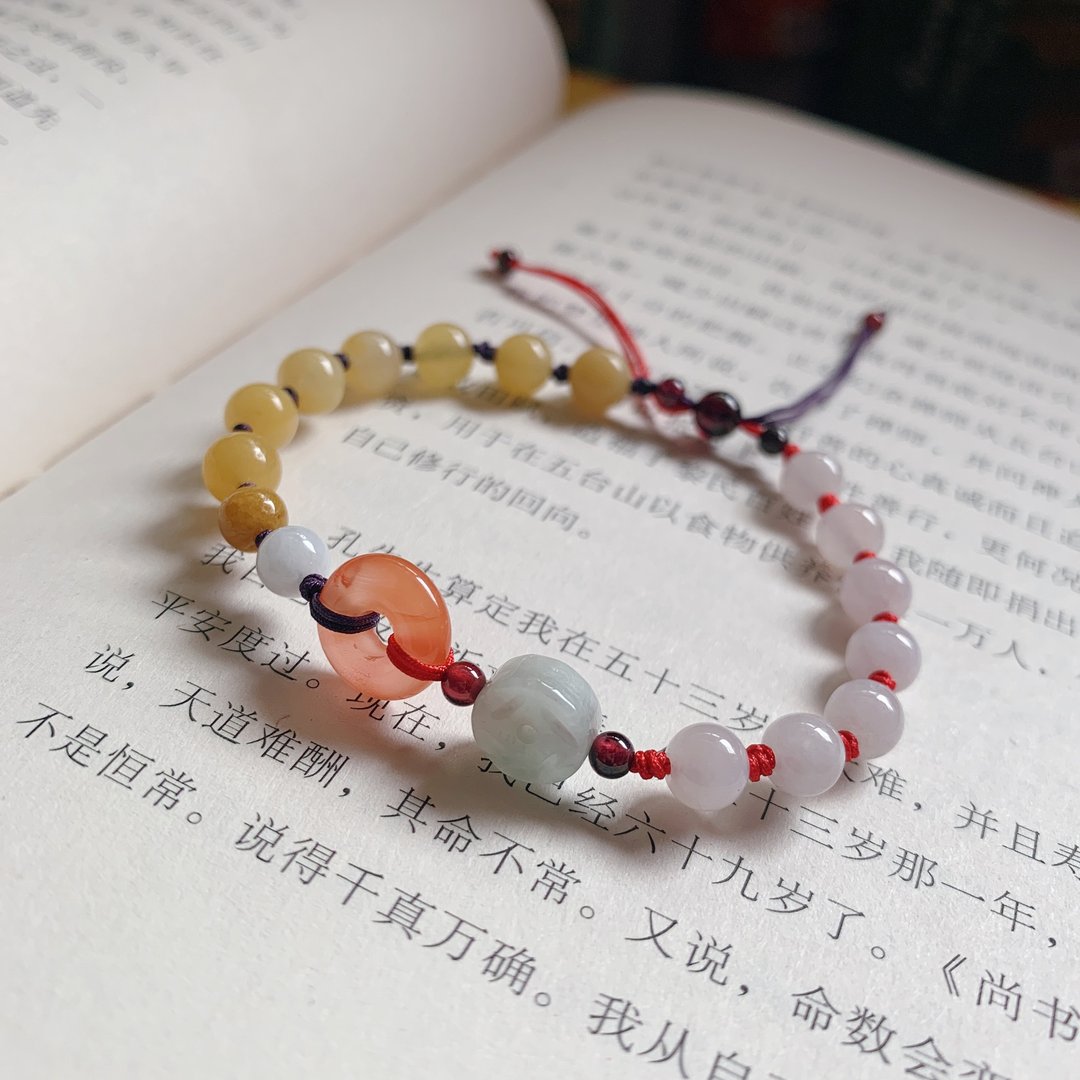 手作 春将至。天然黄翡翠复古编织手绳 南红 玉钱雕刻 平安手链 - 手链/手环 - 玉石 多色