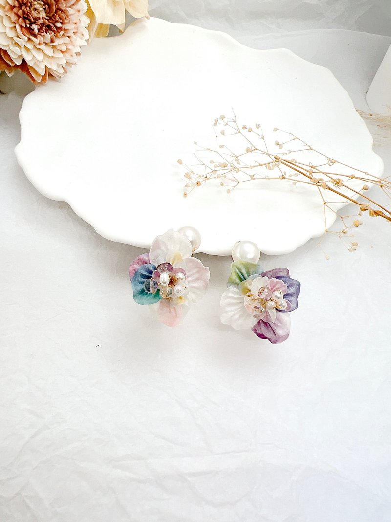 【真丝布花】萤石 珍珠真丝细工布花 耳骨夹 - 耳环/耳夹 - 丝．绢 紫色