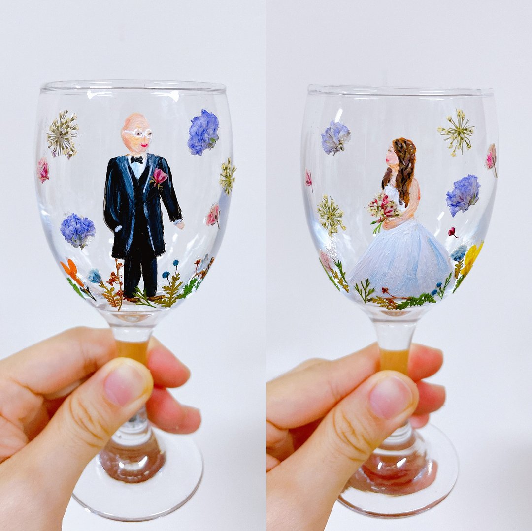 定制化礼物/手绘配押花小酒杯一对/附送流体画树脂胶酒座 - 酒杯/酒器 - 玻璃 多色