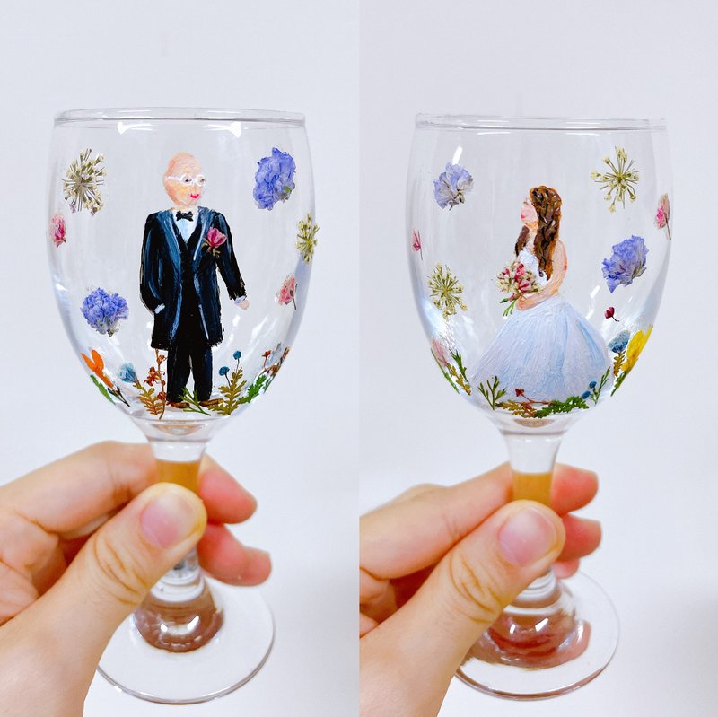定制化礼物/手绘配押花小酒杯一对/附送流体画树脂胶酒座 - 酒杯/酒器 - 玻璃 多色