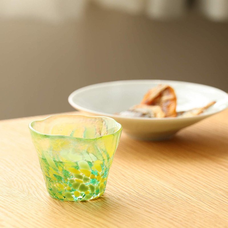日本津轻 手作琉璃清酒杯50ml / 共2款 - 酒杯/酒器 - 玻璃 多色