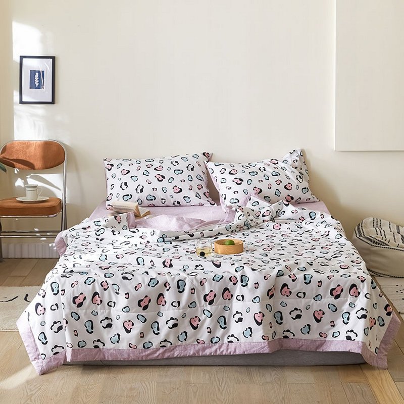 【夏季礼物】精梳棉凉被(豹纹配妹妹头)赠枕头套一对 - 寝具 - 棉．麻 粉红色