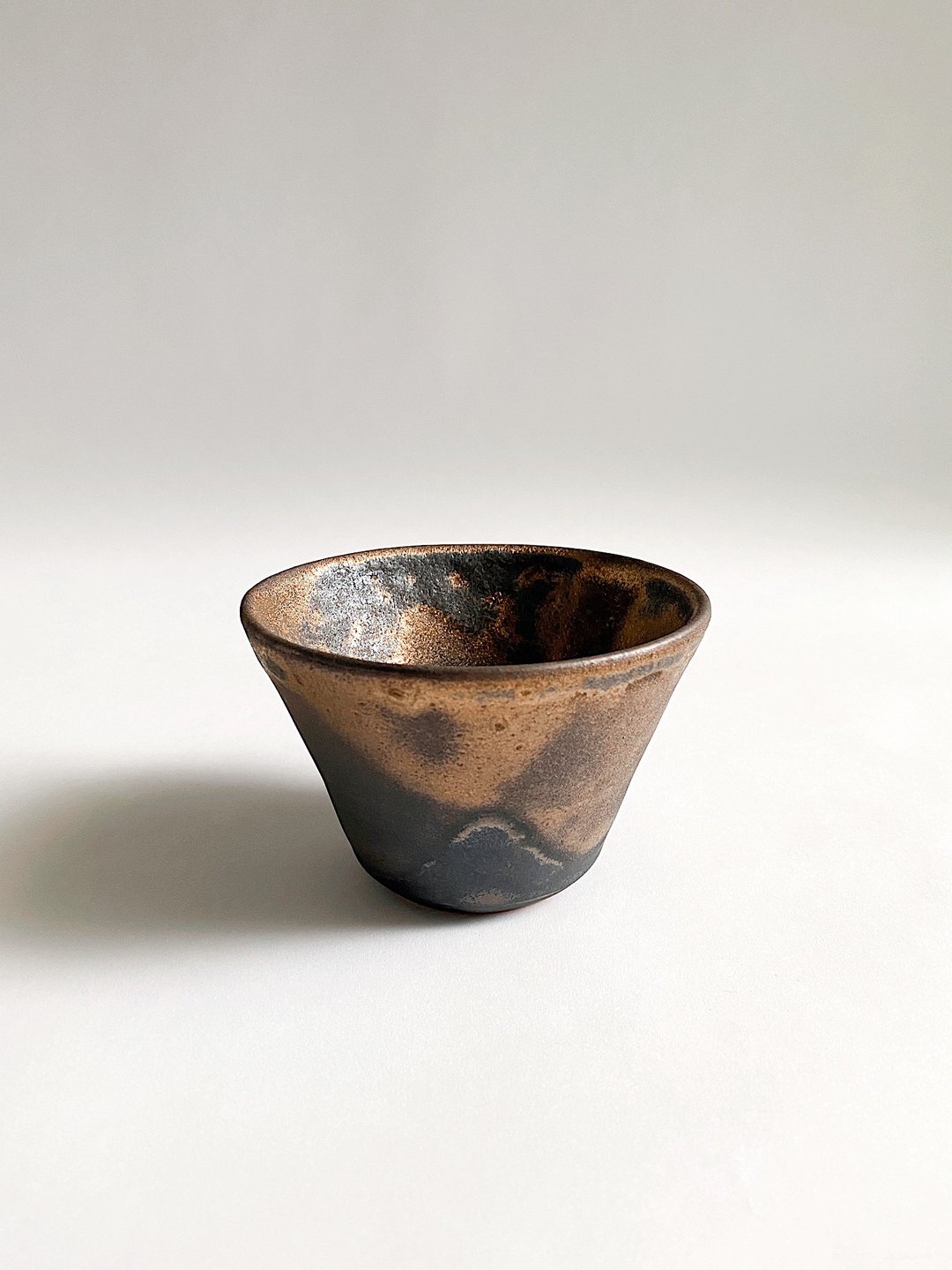 黑金宽口钵 - 花瓶/陶器 - 陶 金色
