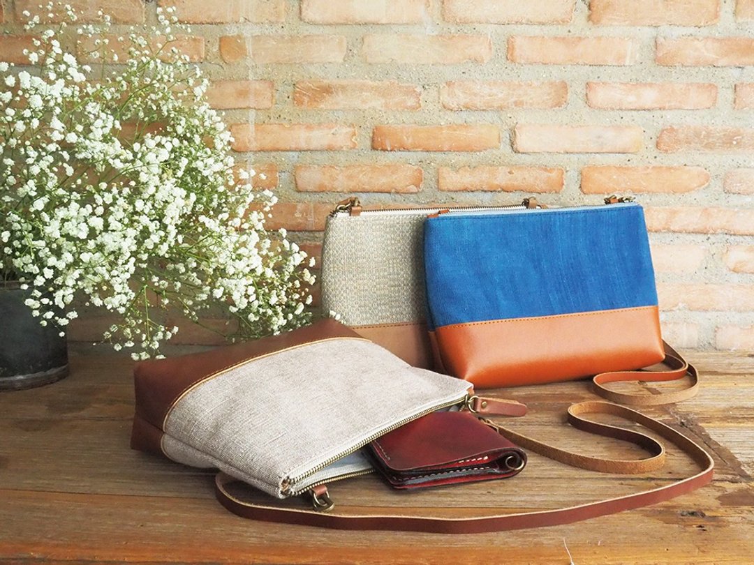 Handmade cotton shoulder bag with linked strap - 侧背包/斜挎包 - 棉 咖啡色
