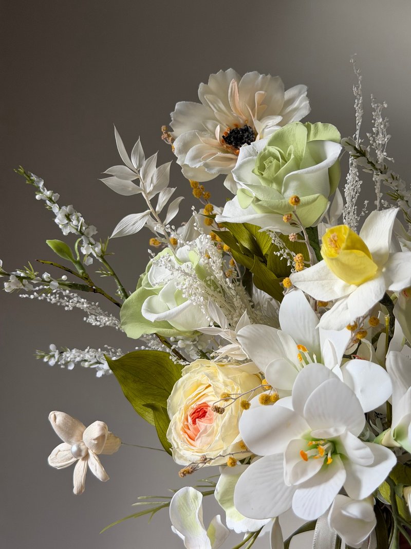 可全客制。双色永生玫瑰。新娘捧花。结婚登记婚纱外拍永生花捧花 - 干燥花/捧花 - 植物．花 绿色