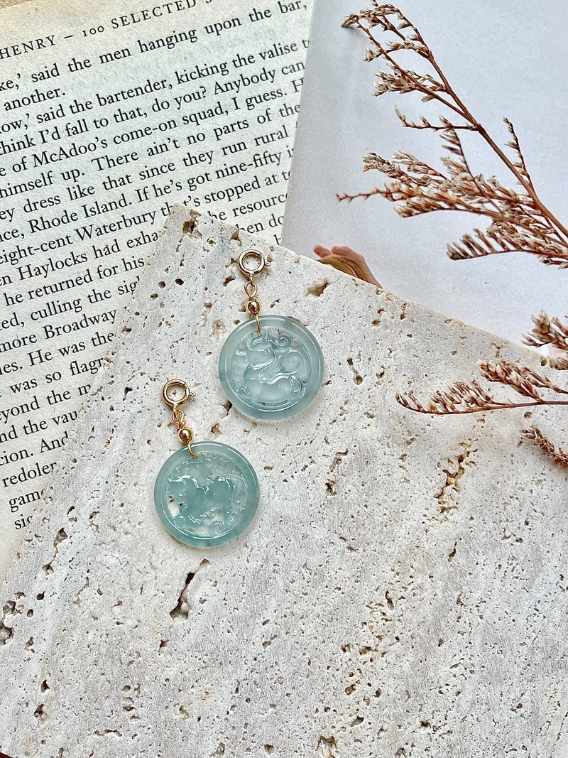 缅甸玉A货翡翠-高冰蓝水带意境棉翡翠14K包金随意扣 坠饰 吊坠 - 吊饰 - 玉石 