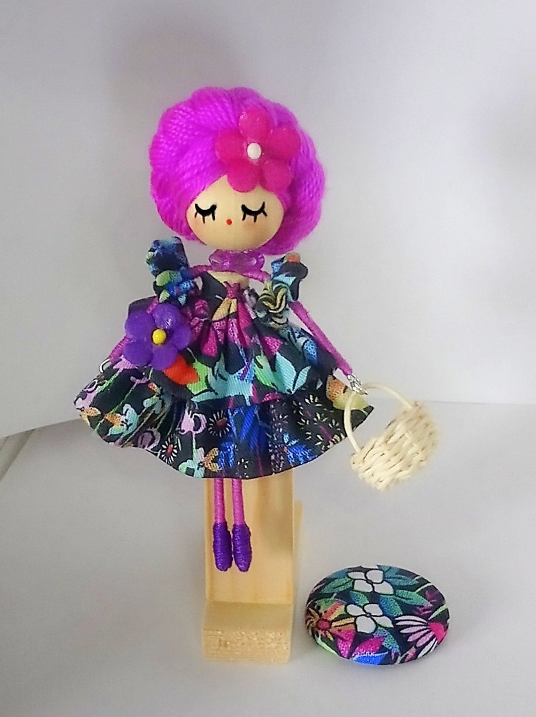 Brooch doll - 胸针 - 木头 粉红色