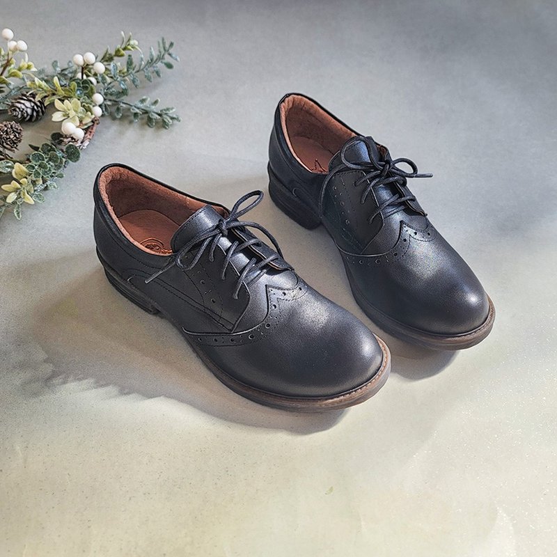 2色 真皮雕花德比鞋 3厘米有跟皮鞋 台湾制 - 米色 黑色 - 其他女款皮鞋 - 真皮 卡其色