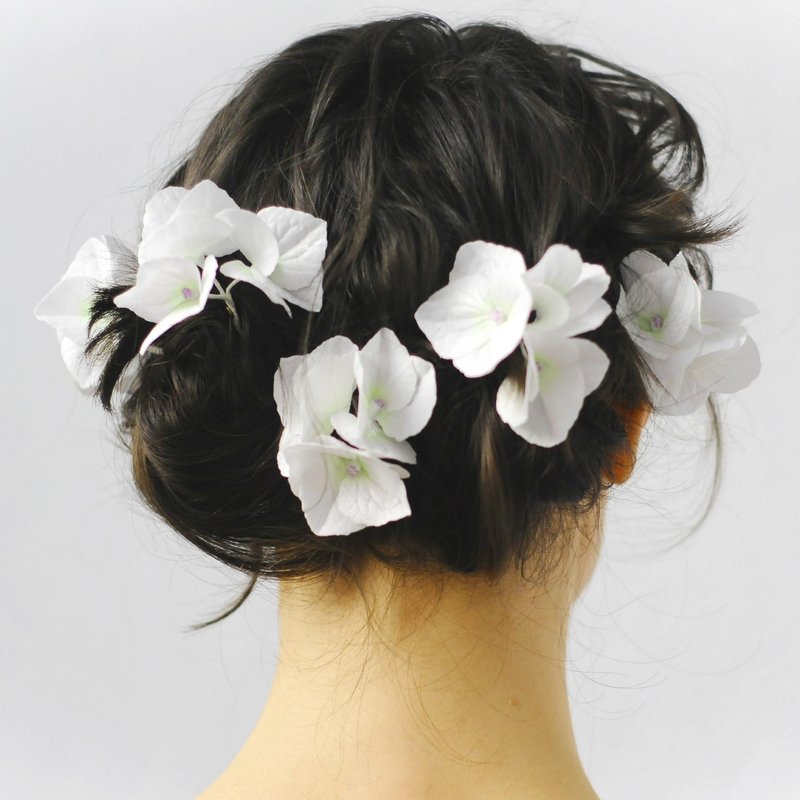 Hydrangea flowers hair accessories. Wedding hair pins set. Brides hairpins. 繡球花 - 发饰 - 其他材质 白色