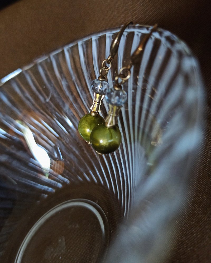 古典柱短耳环 / 抹绿 - 耳环/耳夹 - 铜/黄铜 绿色