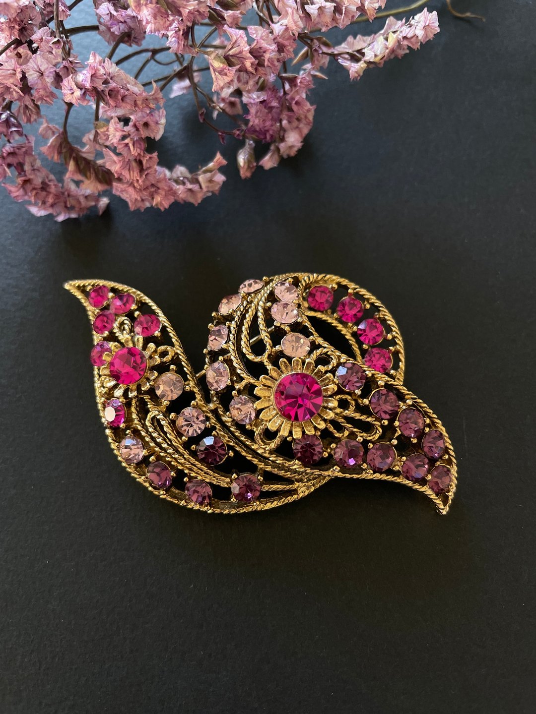 1古董金色紫色莱茵石花形线条别针  b784 - 胸针 - 其他金属 银色