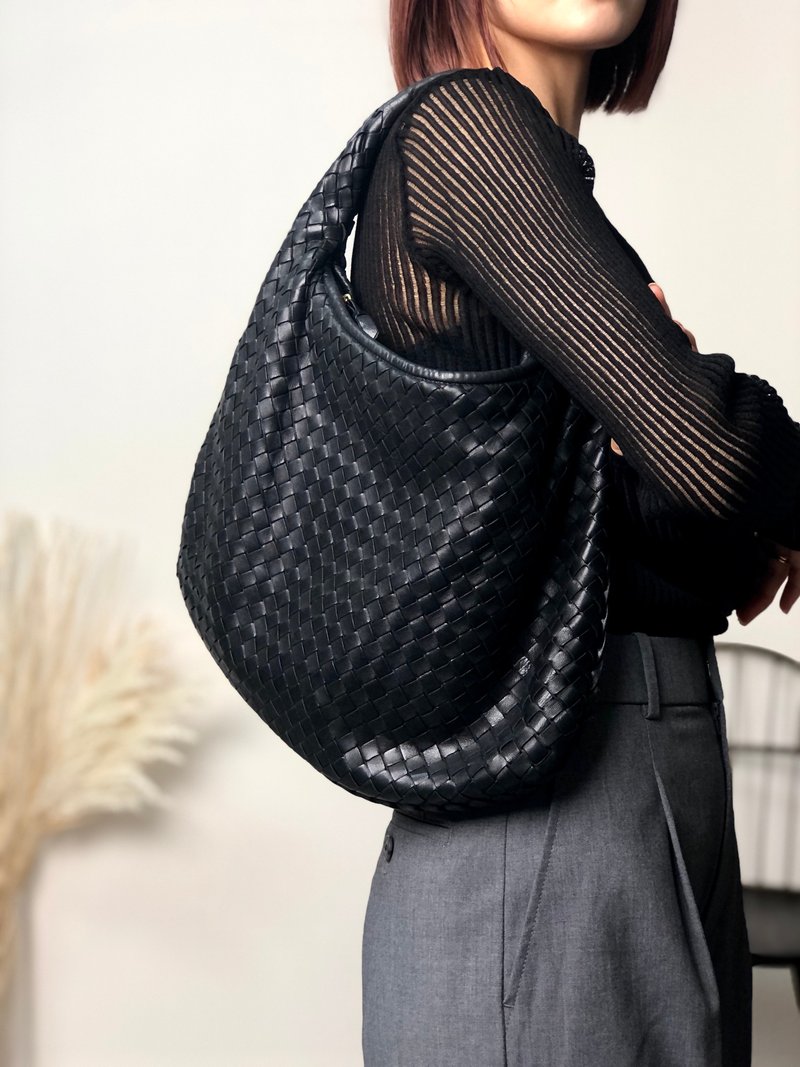 【日本直送，名牌二手包装】Bottega Veneta 单肩包黑皮革 Intrecciato 流浪汉包 hc563s - 侧背包/斜挎包 - 真皮 黑色