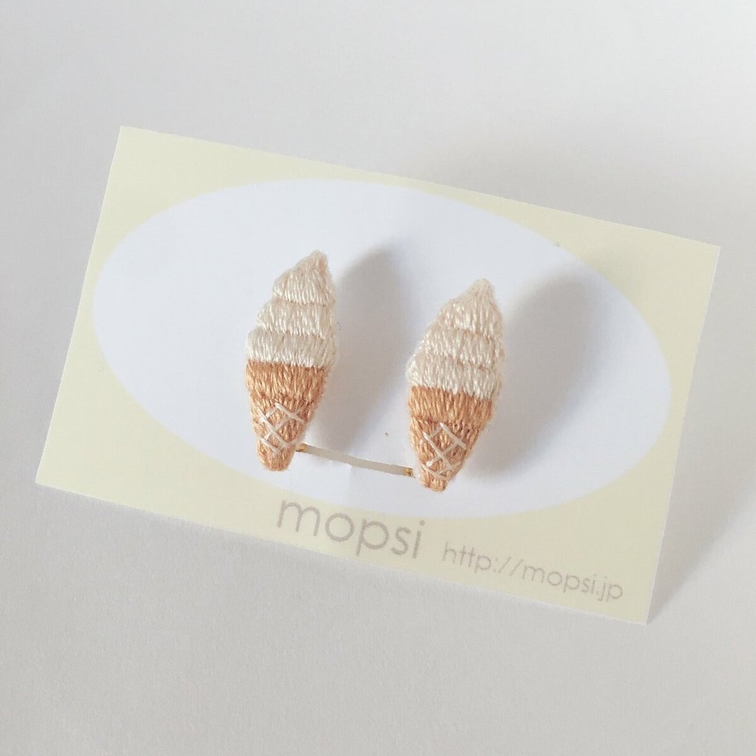 Soft serve ice cream embroidery earrings / Clip-On - 耳环/耳夹 - 绣线 白色