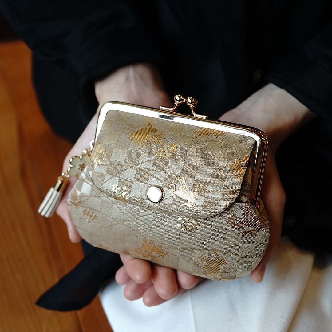 西阵织金襴口袋亲子口金包-金市松兔Good/零钱包 - 皮夹/钱包 - 其他金属 
