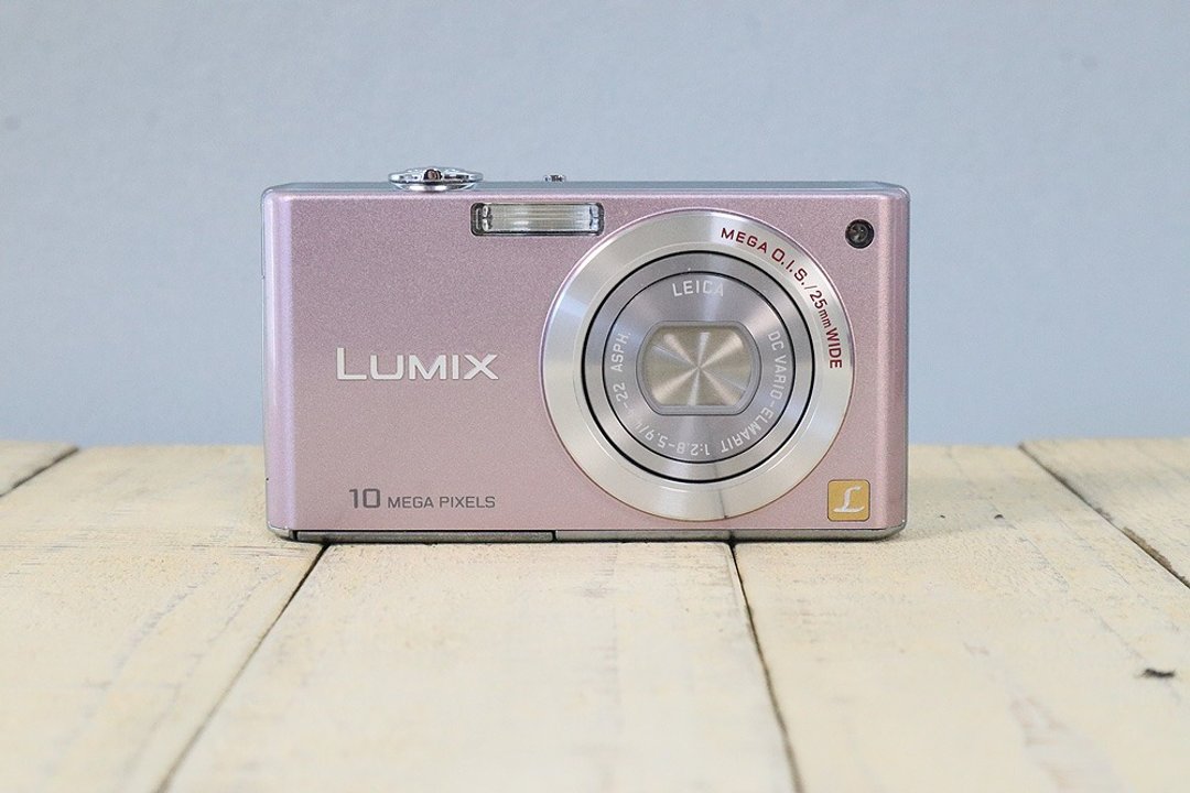 [工作产品]松下 LUMIX DMC-FX-37 S/N FGBLA021629 P016 - 相机 - 其他金属 粉红色