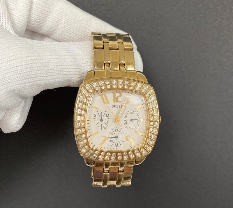 GUESS 水钻表壳 数字时标 三眼指针设计 蝴蝶扣 古董表 vintage - 男表/中性表 - 其他金属 金色