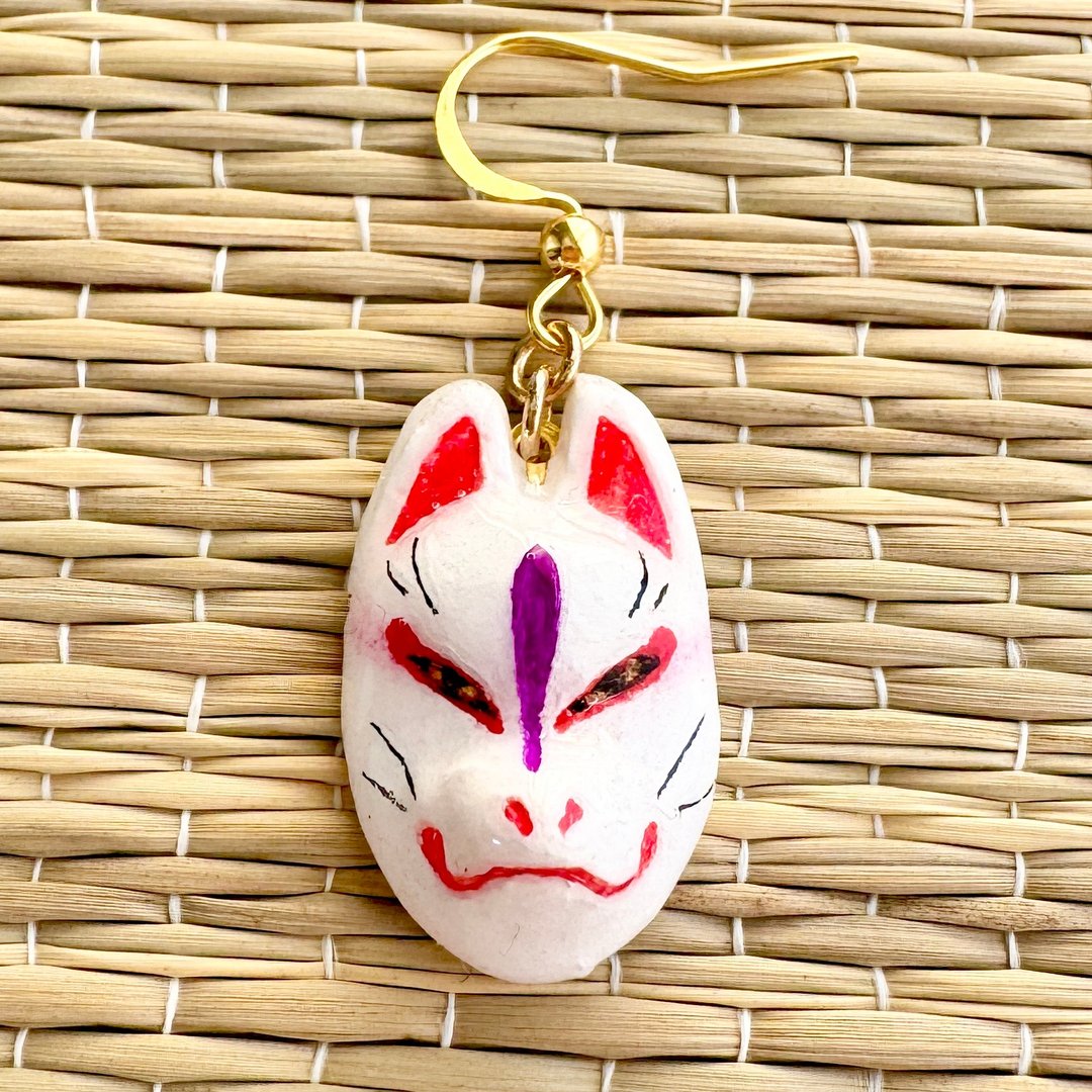 接单制作　白狐面具　耳环　片耳用 - 耳环/耳夹 - 树脂 