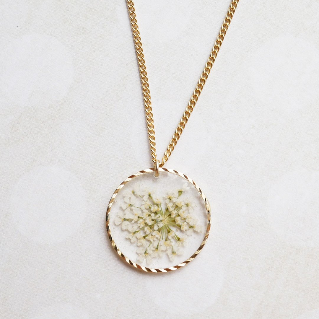 Lace flower necklace - 项链 - 树脂 透明