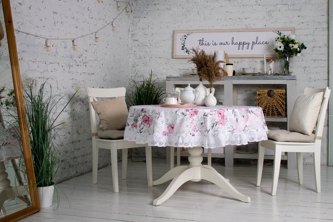 Round Tablecloth with lace , Vintage Floral Print, - 餐垫/桌巾 - 棉．麻 粉红色