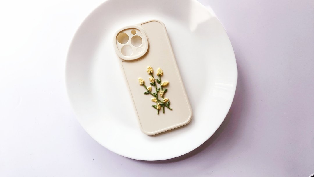 小清新* 手工黏土小黄花iPhone手机套手机壳 - 手机壳/手机套 - 粘土 