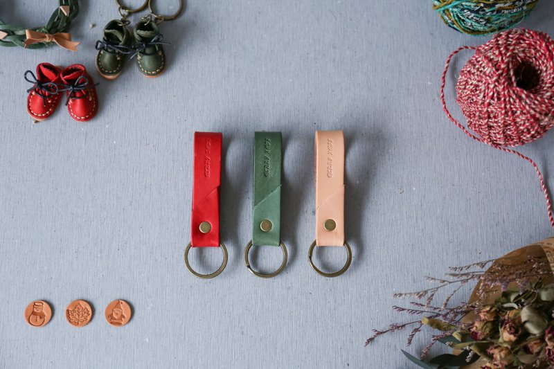 ▎圣诞节系列  ▎圣诞缎带钥匙圈(三色选一个) - 钥匙链/钥匙包 - 真皮 咖啡色