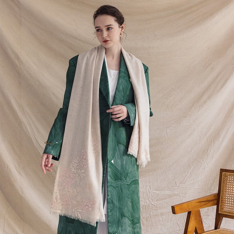 【轻奢】Selina优雅轻柔订珠蕾丝刺绣纯羊绒Cashmere围巾-裸肤色 - 围巾/披肩 - 其他材质 