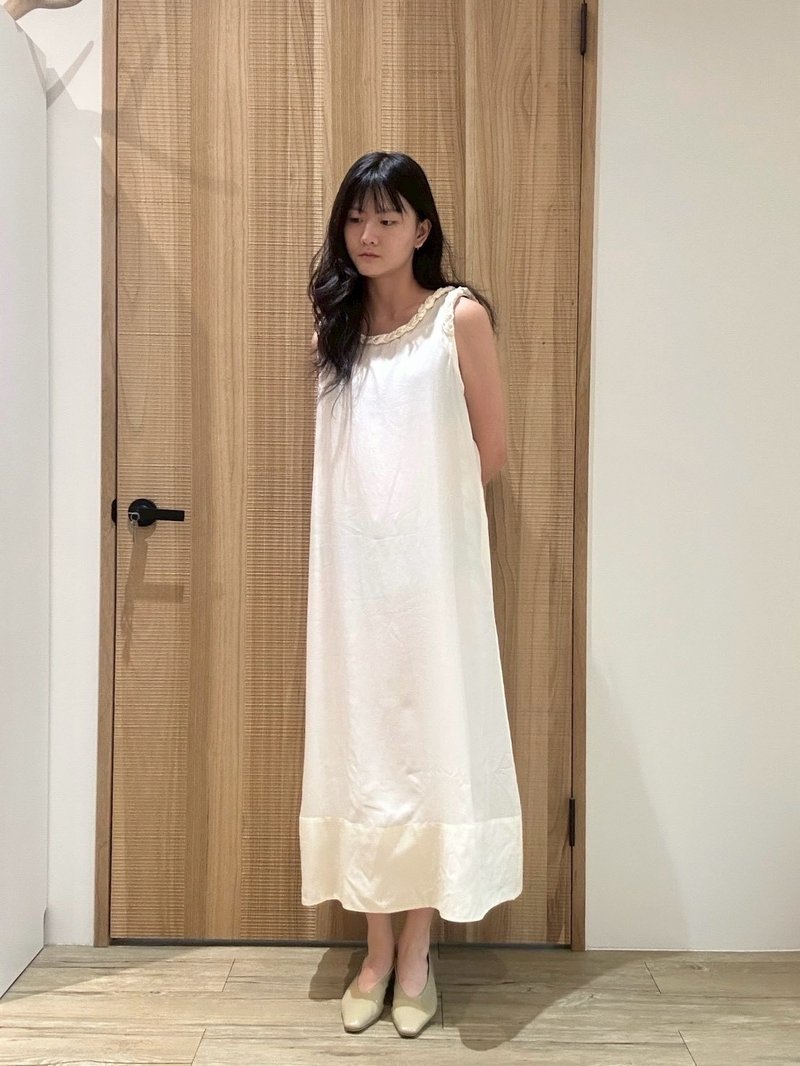 麻花领口洋装 - 洋装/连衣裙 - 丝．绢 白色