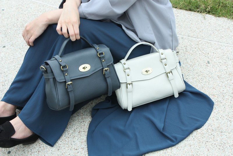 英伦风格 Togo牛皮 转扣包 优雅米白/沉稳灰蓝 - 侧背包/斜挎包 - 真皮 多色