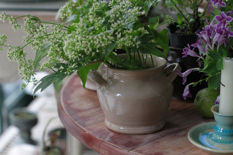 奶茶色法式双耳花器/笔筒/奶壶 - 花瓶/陶器 - 陶 卡其色