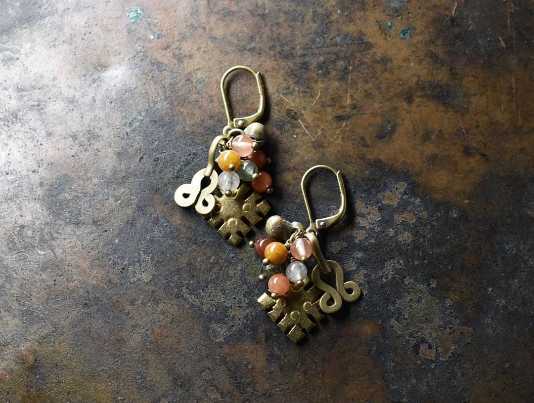 Earrings of Ethiopian cross and Afghan metal, bells, round stone beads - 耳环/耳夹 - 其他金属 金色