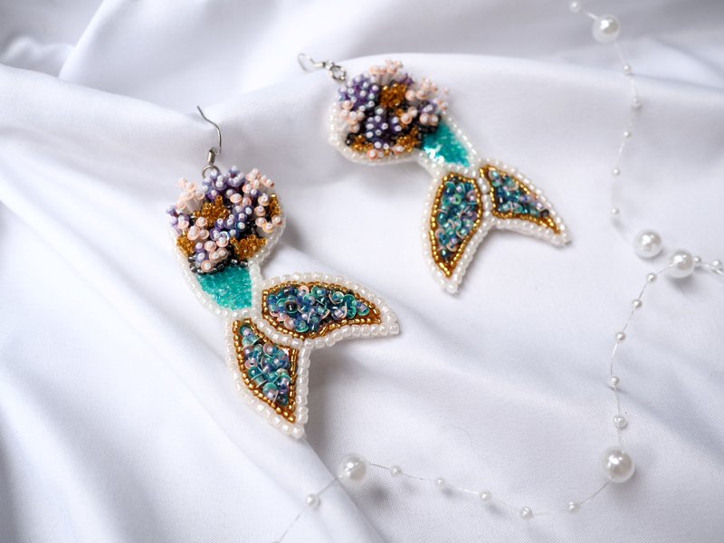 刺绣美人鱼尾巴耳环|钩和夹式耳环 - 耳环/耳夹 - 绣线 蓝色