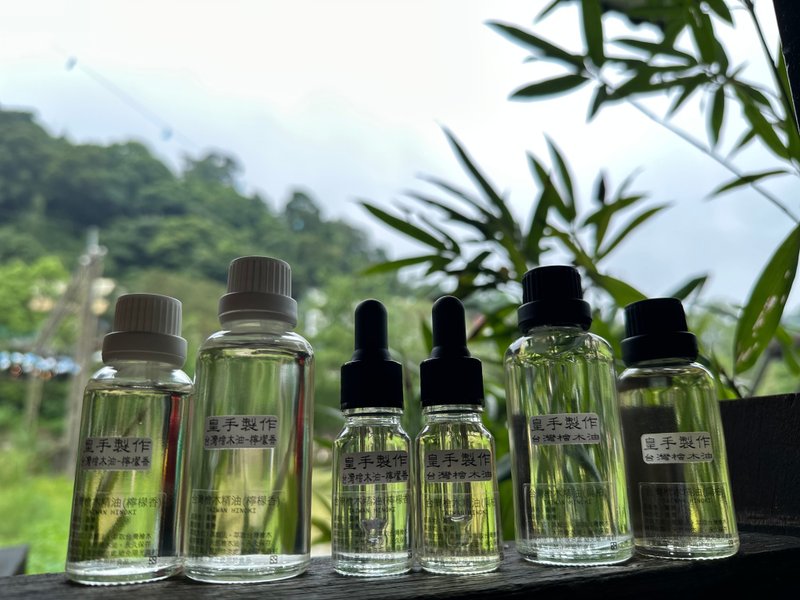【毕业礼物】台湾桧木根料纯油 台湾桧木顶级柠檬香纯油 - 香薰/精油/线香 - 精油 透明