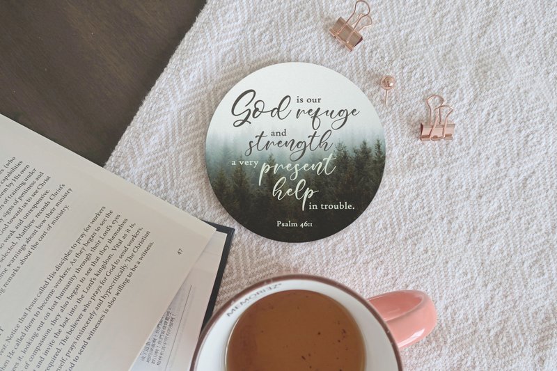 高山经文杯垫 | 诗篇四十六篇一节 | Psalm 46:1 - 杯垫 - 陶 绿色