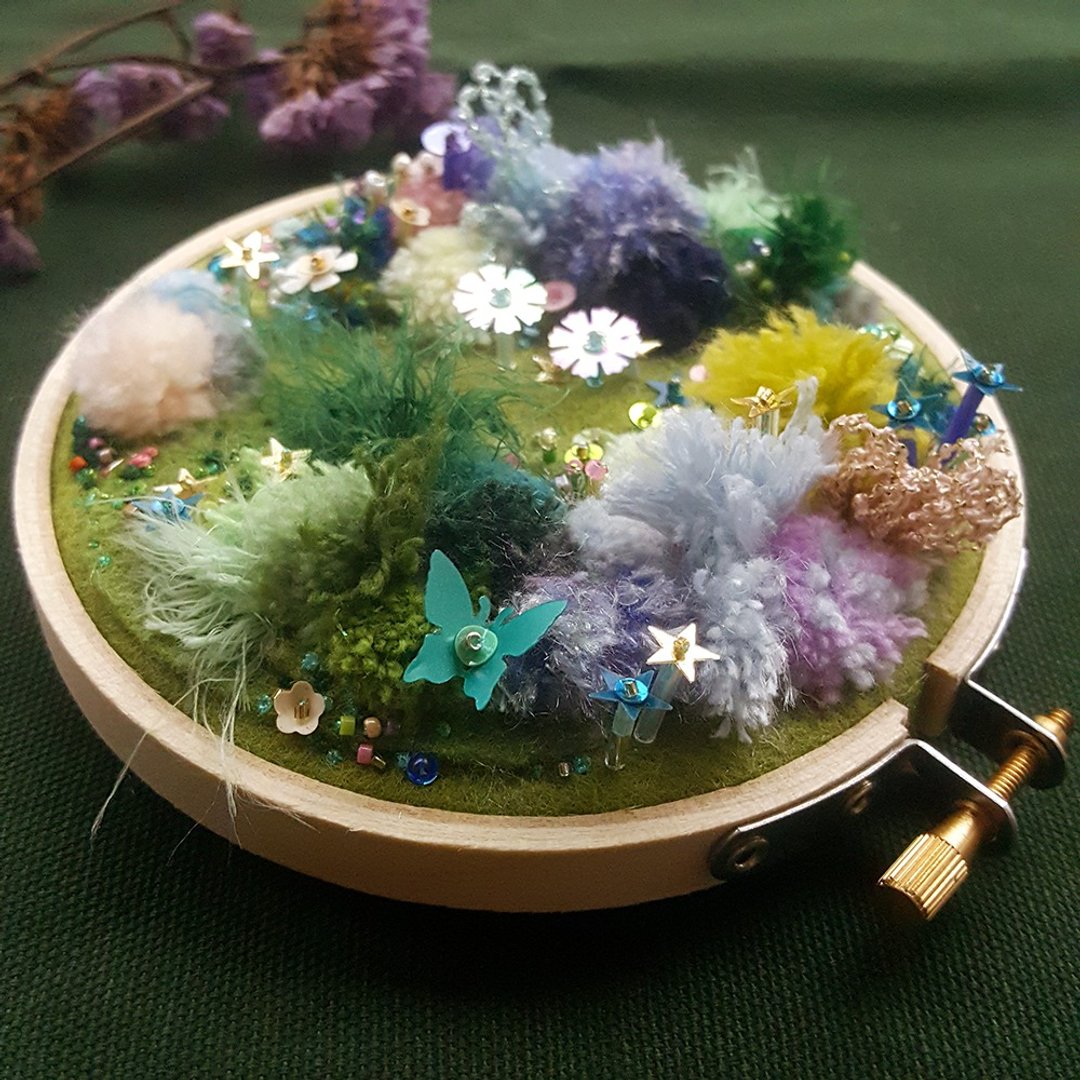 【旅行的纪念】立体刺绣画 - 11cm 客制商品   生日礼物 结婚礼物 - 海报/装饰画/版画 - 绣线 紫色