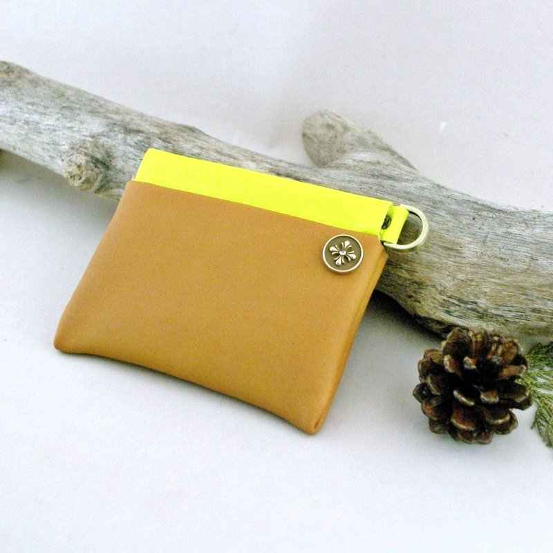 ➜。拼接弹片多功能小小包。➜ --- 零钱 / 小物 / 收纳 / 钥匙 / 耳机 / 传输线 / 名片 / 卡片 / 悠游卡 - 零钱包 - 真皮 咖啡色