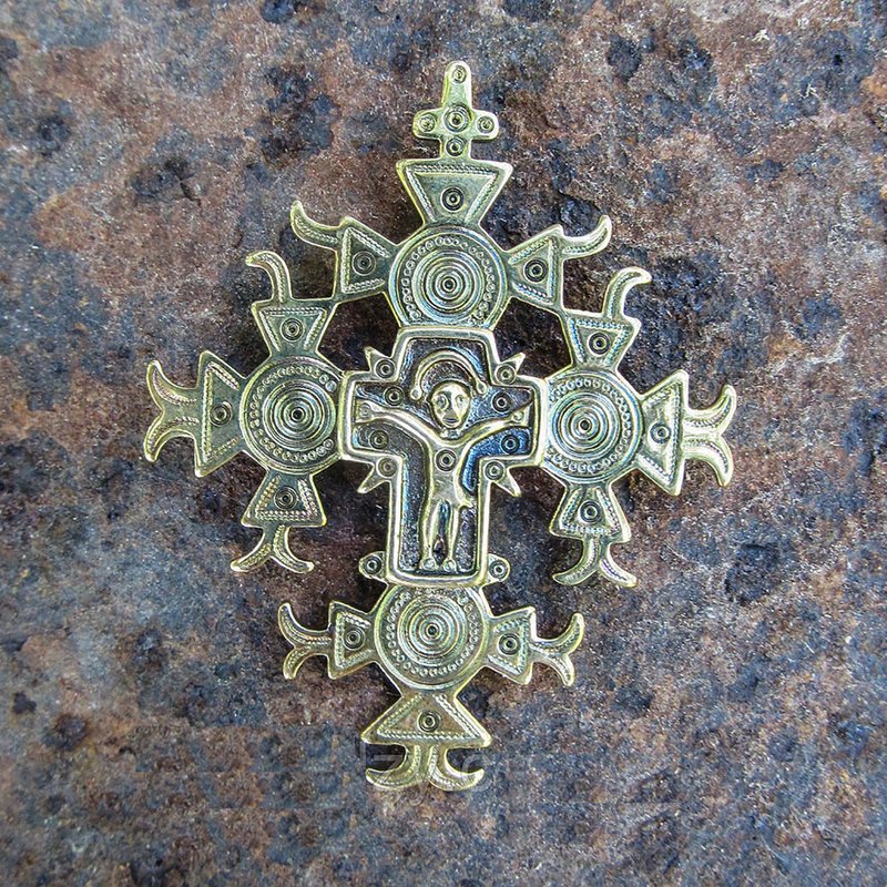 Gothic brass cross necklace pendant,Vintage Brass Cross charm,Die Struck cross - 吊饰 - 铜/黄铜 金色