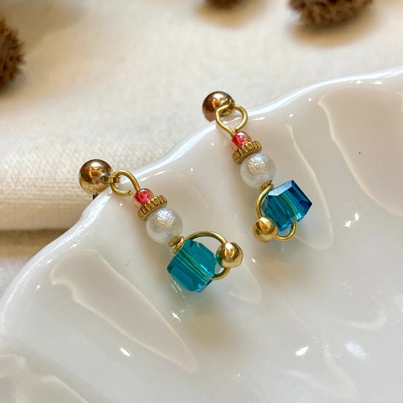 老林杂货 | 小雪人耳环 (针式 / 夹式) - 耳环/耳夹 - 铜/黄铜 金色