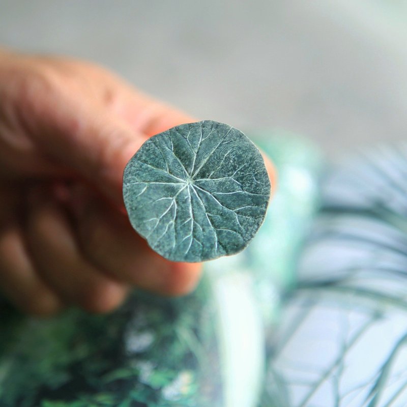 Leaf Shape AromaStone - 车用香氛石-圆叶山乌龟 - 香薰/精油/线香 - 其他材质 灰色