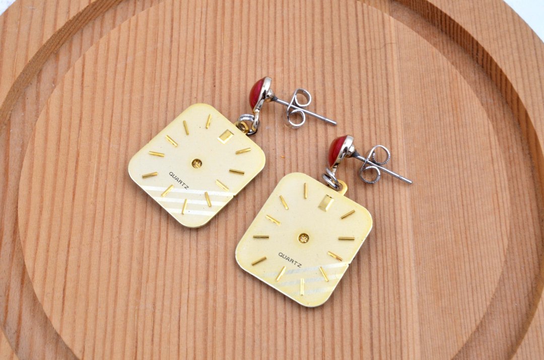 金色配水钻方型古董表面耳环  Golden Vintage Dial Earrings - 耳环/耳夹 - 其他金属 金色