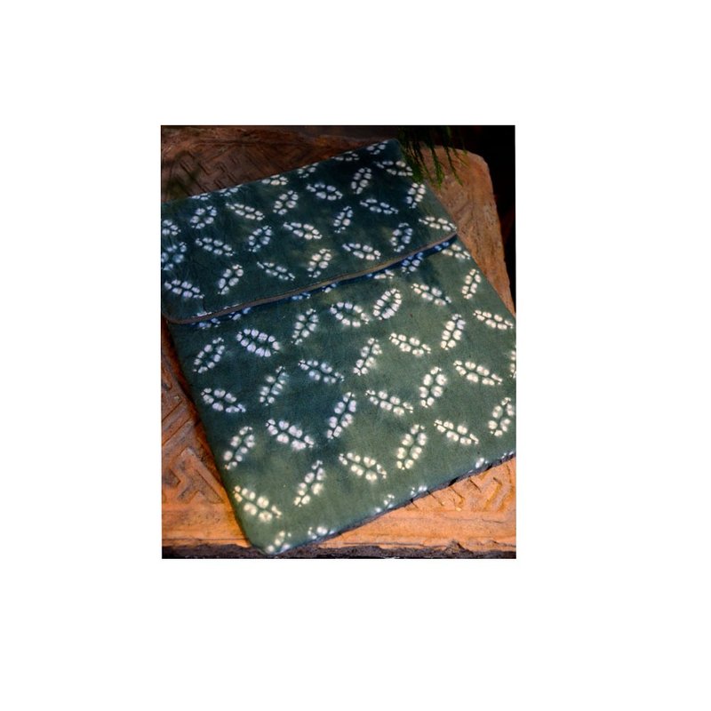 扎染刺子绣小布包IPAD包 - 零钱包 - 棉．麻 蓝色