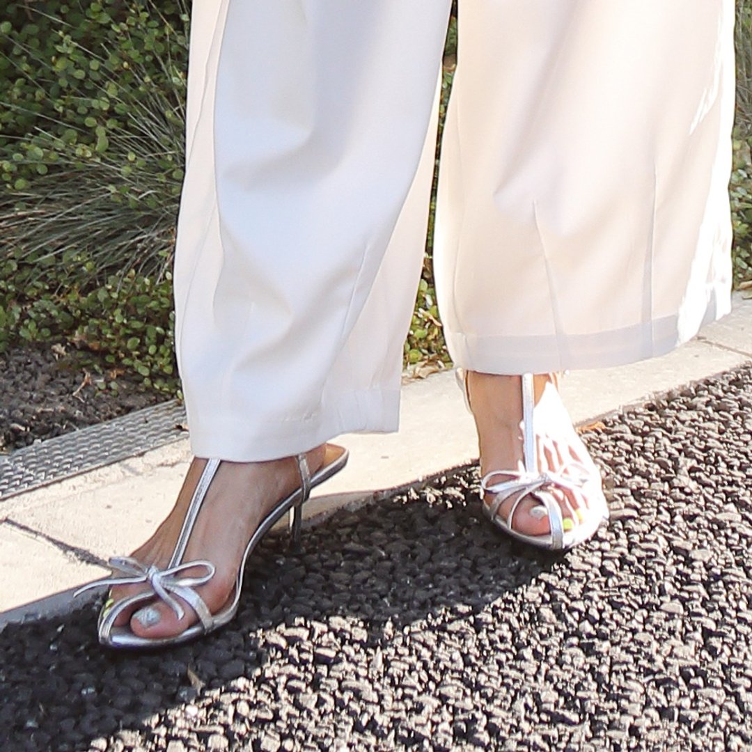 Lynn 细条蝴蝶结高跟凉鞋 (两色) 真皮 女鞋 高跟 凉鞋 手工鞋 - 高跟鞋 - 真皮 银色