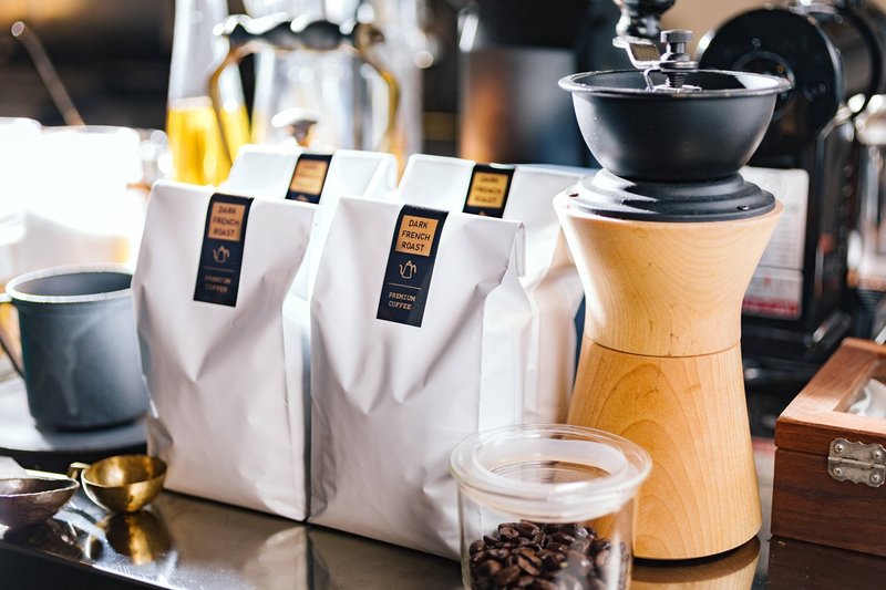 Brother TZe-354 特殊规格标签带 ( 24mm 黑底金字 ) - 其他 - 纸 黑色