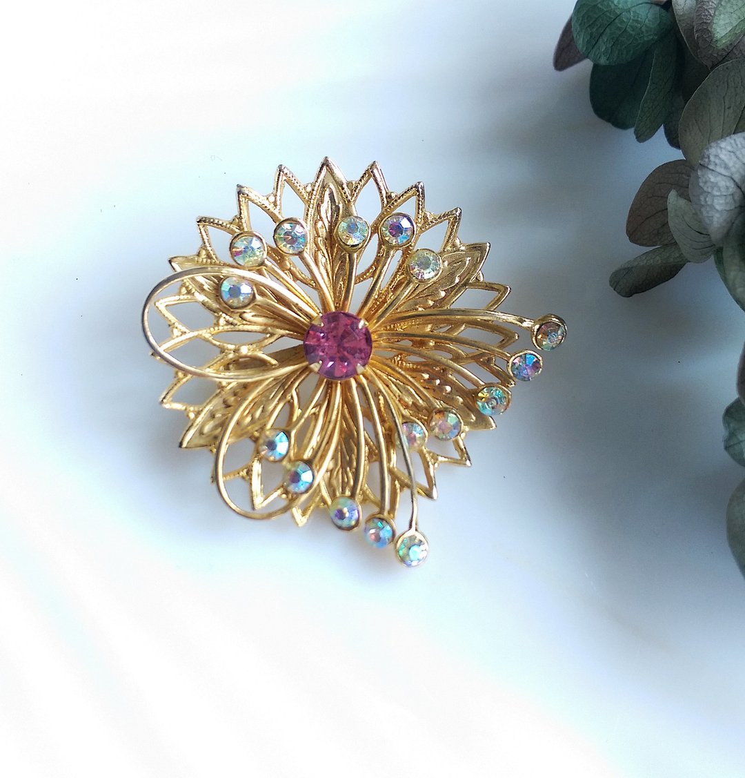 Vintage Jewelry 金色调 立体花型 篓空优雅 别针 胸针 - 徽章/别针 - 其他材质 金色