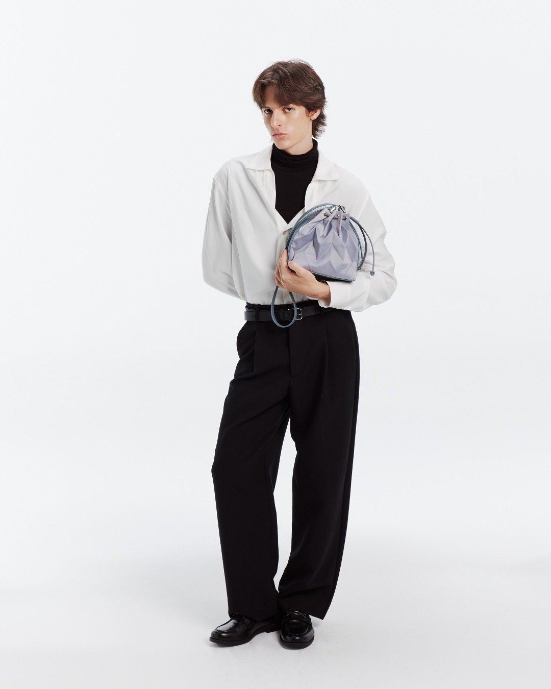 【PAVI STUDIO】泰国 W-BAO 款束口斜背包 - 水蓝色 - 侧背包/斜挎包 - 聚酯纤维 蓝色