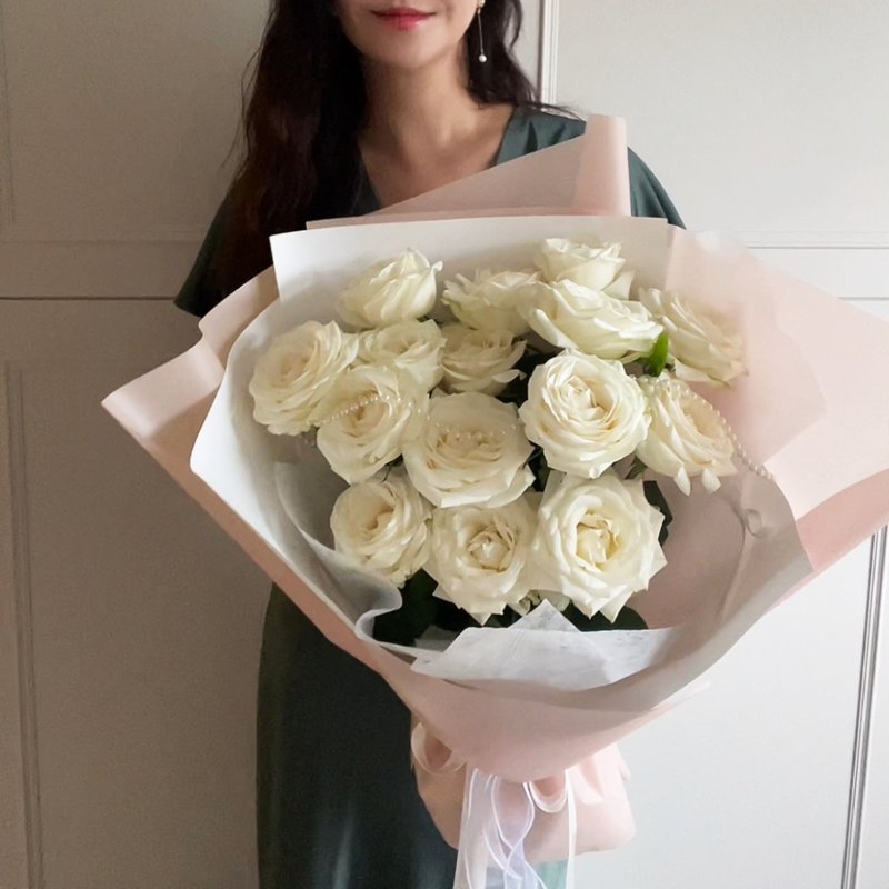 Pure Love 奢华白玫瑰花束 鲜花花束 - 干燥花/捧花 - 植物．花 