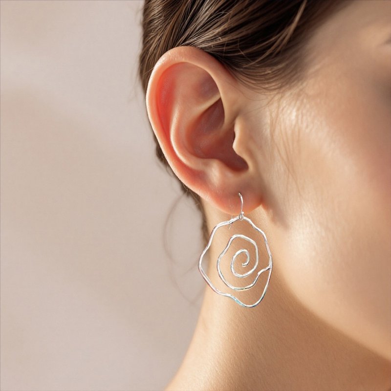 美国设计师 | 蔷薇花造型欧美风耳环 手工耳环 台湾制 - 耳环/耳夹 - 银 灰色